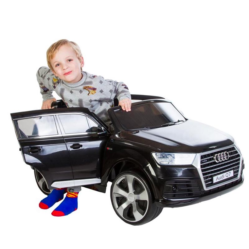 AUDI Q7 Svart Elbil för barn bild med fjärrkontroll