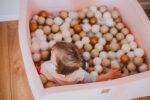 MeowBaby Pastellrosa Fyrkantigt bollhav i bomull med 200 bollar barn